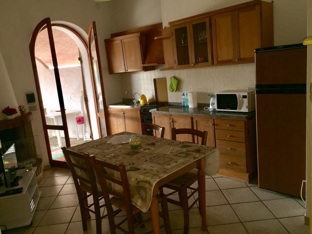 Appartamenti In Villa La Marinedda Isola Rossa Exterior foto